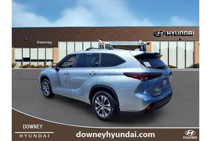 $35436 : Toyota Highlander 2024 XLE 4 image 3