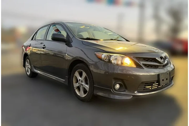 $10925 : 2011 Corolla image 1