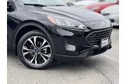 $20995 : Ford Escape 2022 AWD SE 4dr thumbnail