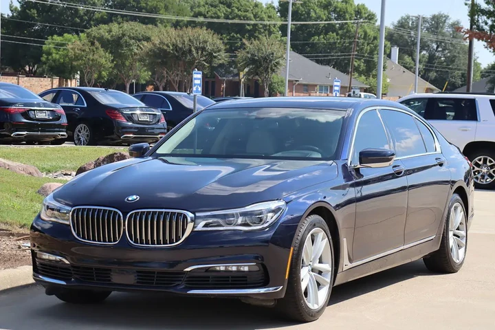 $23998 : 2016 7 Series 750i image 5