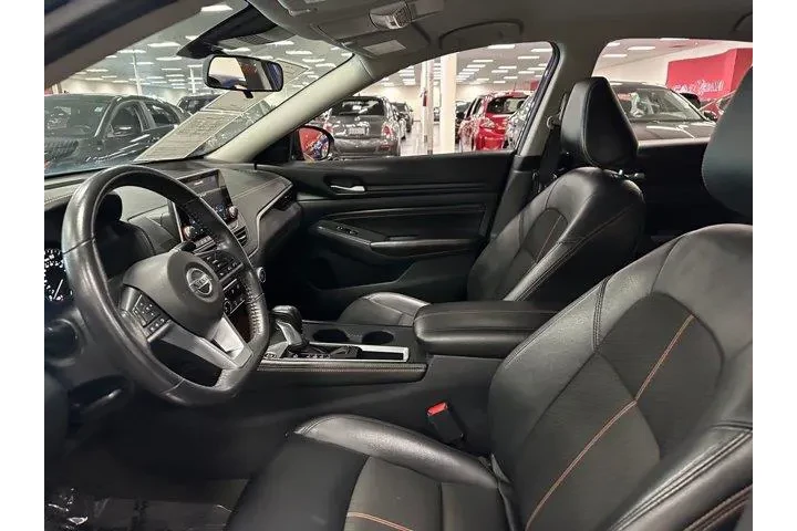 $16951 : Nissan Altima 2022 2.5 SR 4d image 9
