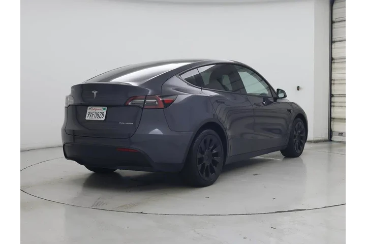 $32998 : Tesla Model Y 2023 AWD Long image 8