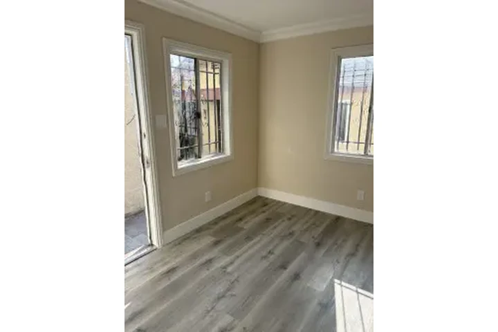 APARTAMENTO 📍7617 S. Main St image 3