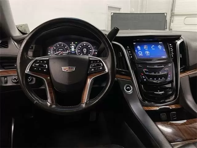 $18999 : Pre-Owned 2015 Escalade ESV L image 5