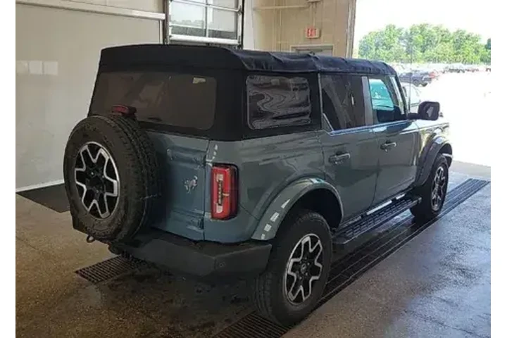 $33918 : 2022 Bronco image 2