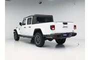 $28998 : Jeep Gladiator 2023 4x4 Over thumbnail