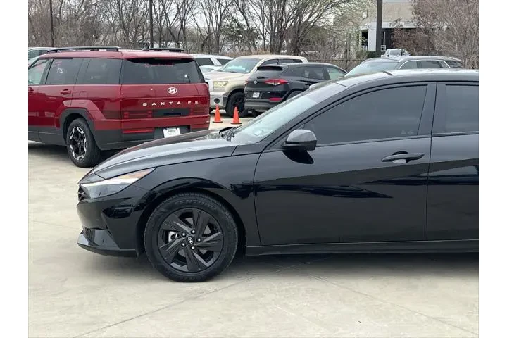 $17210 : Hyundai ELANTRA 2023 SEL 4dr image 7