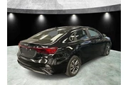 $14985 : Kia Forte 2023 LXS 4dr Sedan thumbnail
