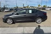 $9999 : 2020 Elantra SEL thumbnail