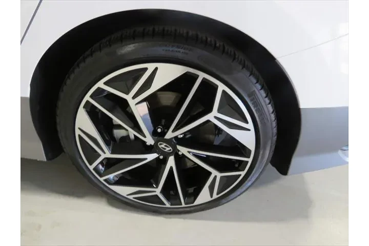 $24985 : Hyundai IONIQ 6 2024 SEL 4dr image 9