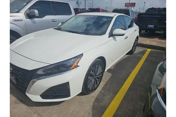 $23762 : Nissan Altima 2025 AWD 2.5 S image 1