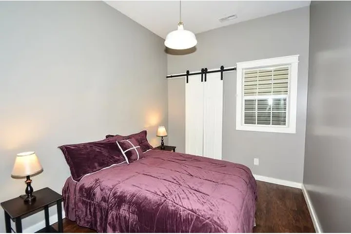 $2000 : Move In Ready Is Perfect Famil image 1