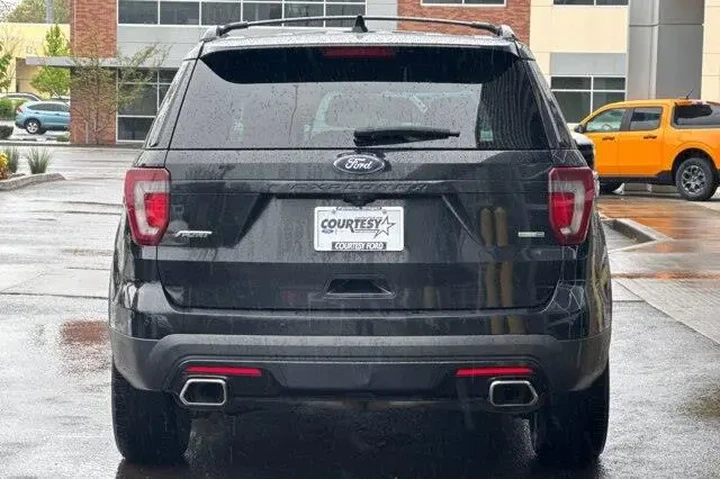$15896 : Ford Explorer 2016 AWD Sport image 5