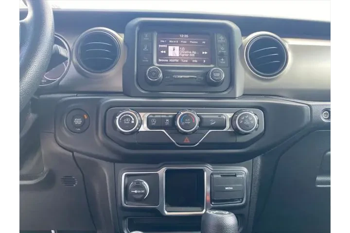 $33990 : Jeep Wrangler Unlimited 2020 image 8