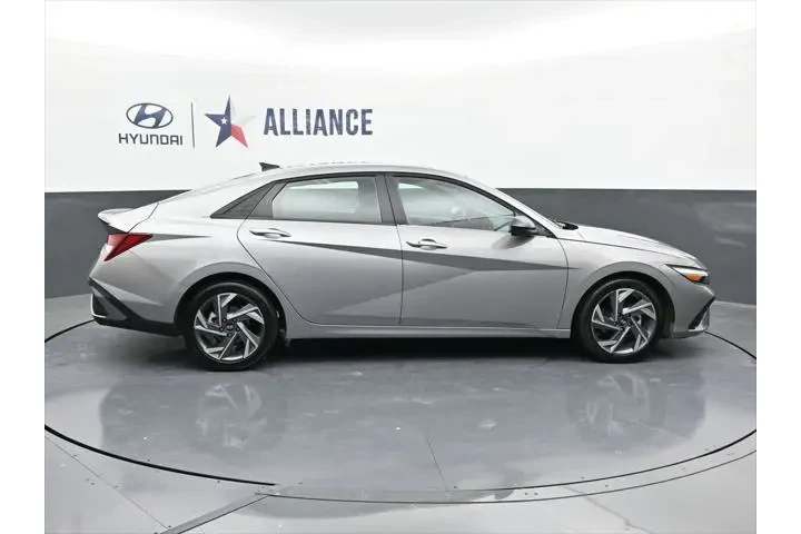 $20000 : Hyundai ELANTRA 2025 SEL Spo image 9