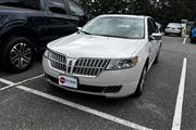 PRE-OWNED 2011 LINCOLN MKZ en Madison WV