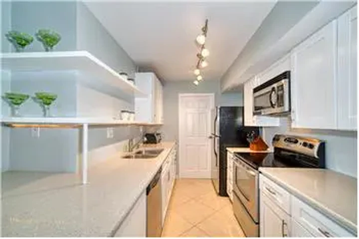 $2800 : Rental property with 2 bedro image 9