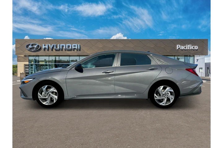 $23249 : Hyundai ELANTRA 2025 SEL Spo image 3