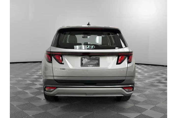 $25988 : Hyundai TUCSON 2025 AWD SE 4 image 4