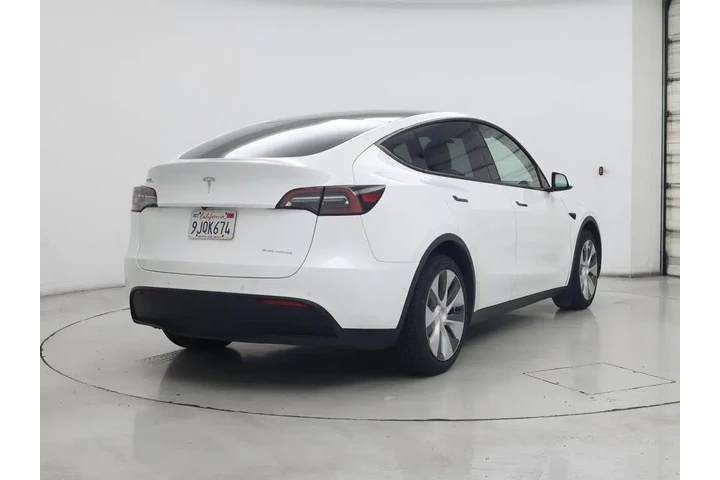 $27998 : Tesla Model Y 2021 AWD Long image 8