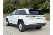 $24999 : 2024 Grand Cherokee Laredo thumbnail