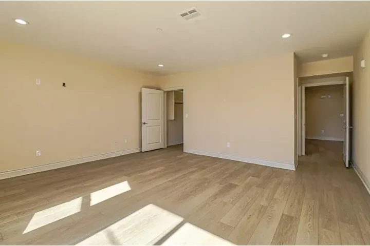 $1890 : Apartment rent 2 bedroom image 3