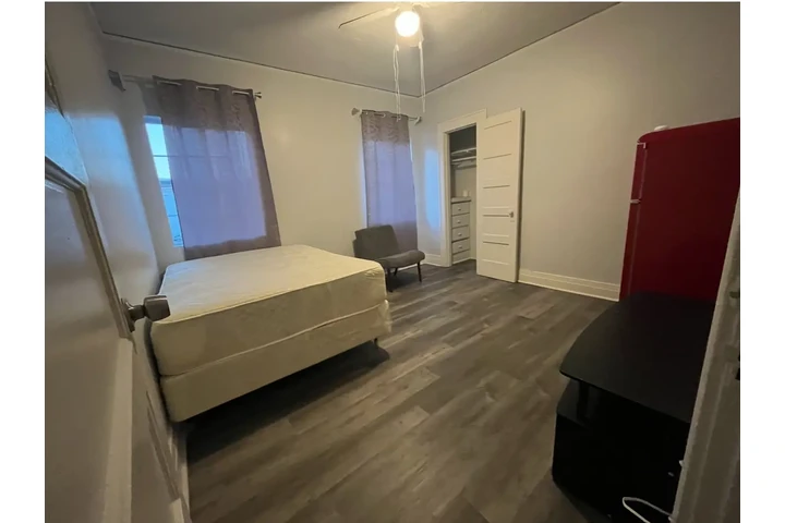 $900 : Rento cuarto en los Angeles image 1