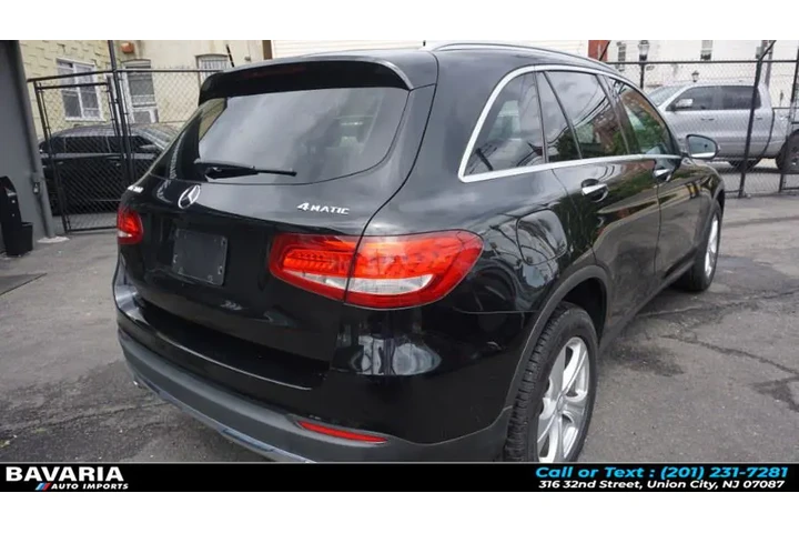 $15888 : 2016 GLC 4MATIC 4dr GLC 300 image 7