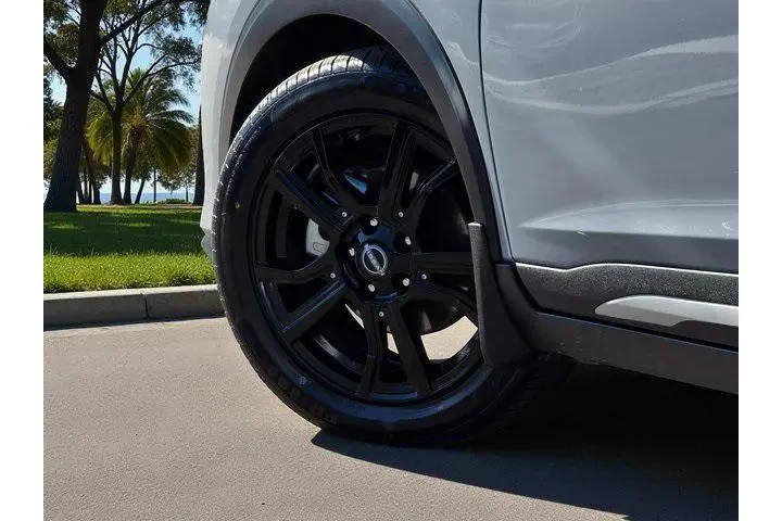 $19900 : Nissan Kicks 2023 SR 4dr Cro image 8