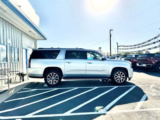 $26990 : 2016 GMC Yukon XL Denali image 4