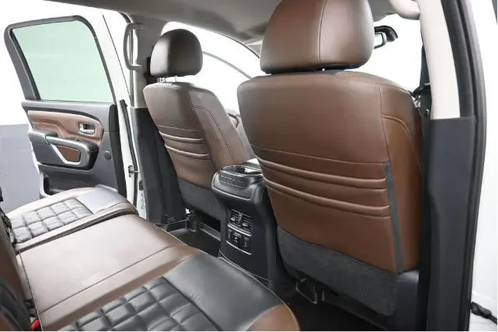 $23492 : Nissan Titan XD 2018 4x4 S 4 image 10