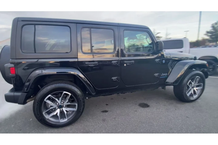 $31472 : Jeep Wrangler 2024 4x4 Willy image 3