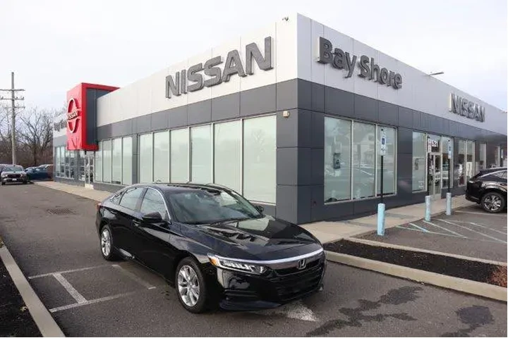 $17005 : Honda Accord 2020 LX 4dr Sed image 1