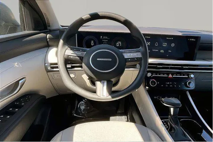 $28251 : Hyundai TUCSON 2026 SEL 4dr image 8