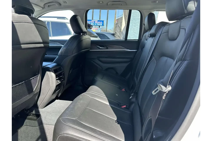 $29985 : Jeep Grand Cherokee 2023 4x4 image 9