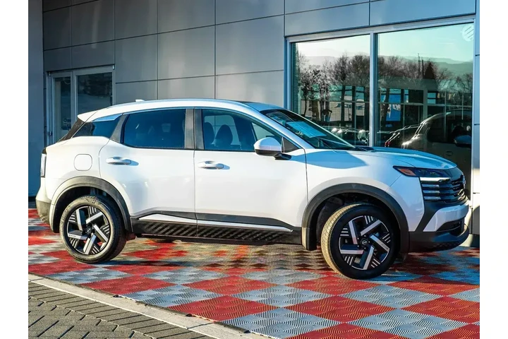 $19488 : Nissan Kicks 2025 SV 4dr Cro image 3