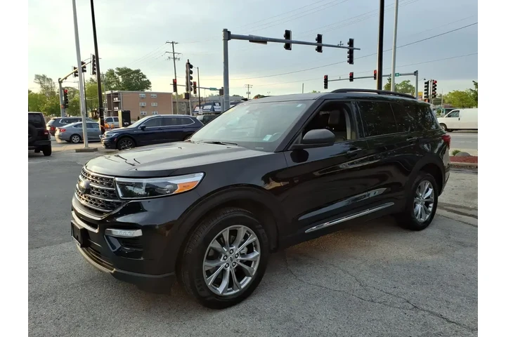 $33764 : Ford Explorer 2024 AWD XLT 4 image 6