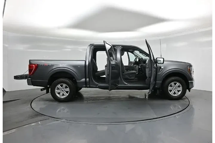 $38585 : Ford F-150 2023 4x4 XLT 4dr image 5