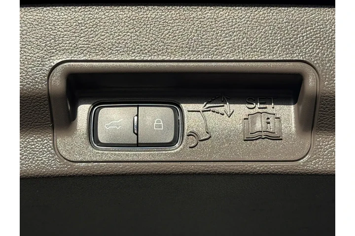 $38995 : Ford Explorer Hybrid 2023 AW image 10