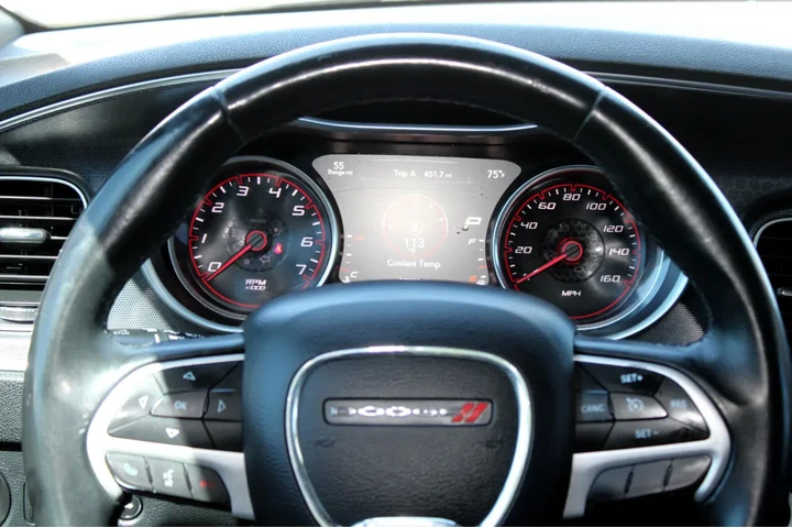 $12795 : 2015 Charger 4dr Sdn SXT RWD image 9