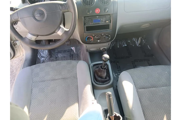 $2500 : 2004 Aveo SPECIAL VALUE image 9