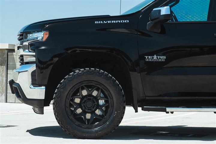 $32799 : 2019 Silverado 1500 LT image 4