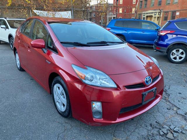 $6499 : 2011 Prius Three image 1