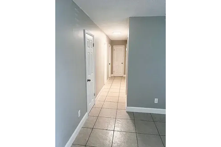 $1400 : Welcome to this 3-bedroom image 3
