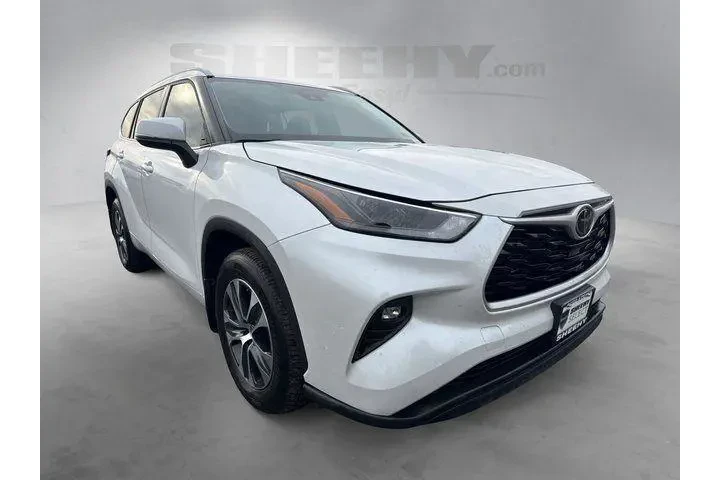 $35950 : Toyota Highlander 2023 XLE 4 image 2