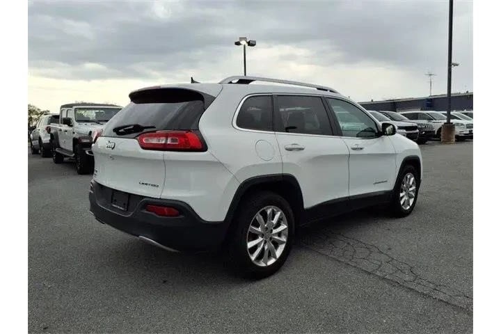 $13900 : Jeep Cherokee 2017 4x4 Limit image 4