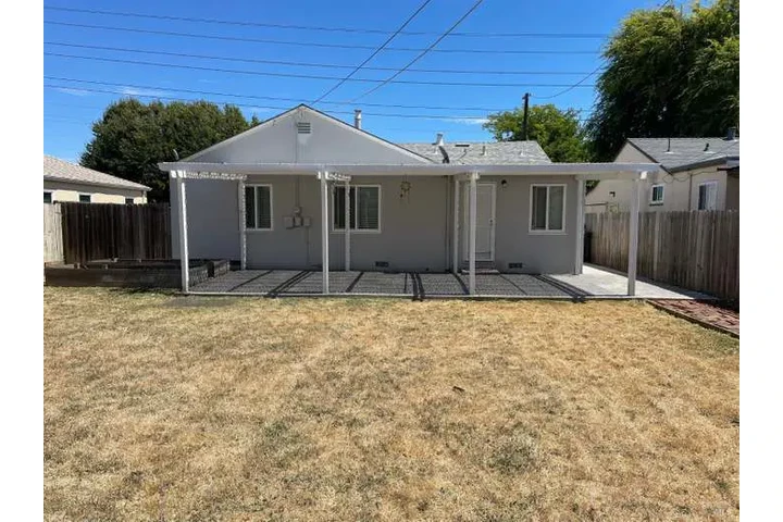 $700 : 1019 Thelma Avenue, Vallejo image 4