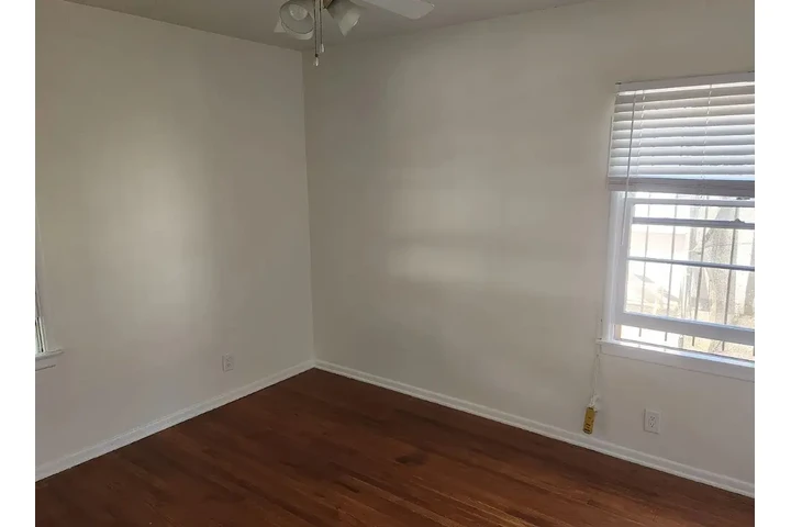 $4000 : Nice 4 bedroom house image 5