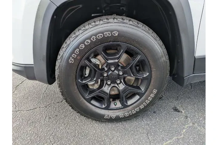 $21985 : Jeep Cherokee 2022 4x4 X 4dr image 9