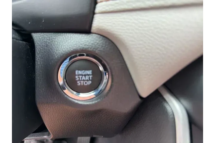 $37992 : Toyota RAV4 2025 XLE Premium image 10